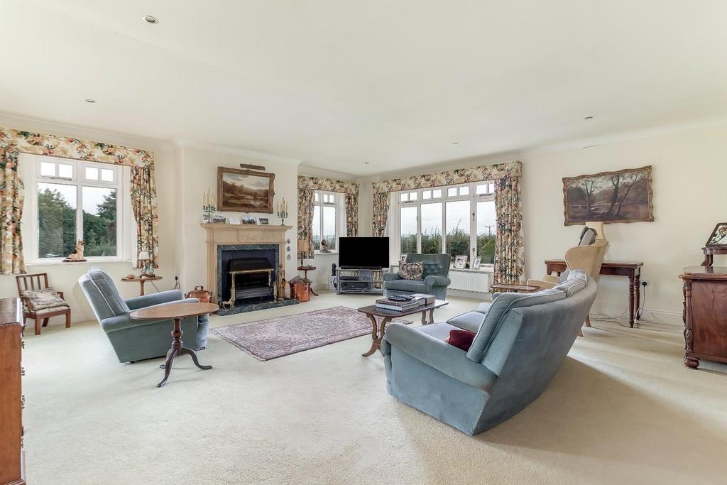 Lounge - A.jpg