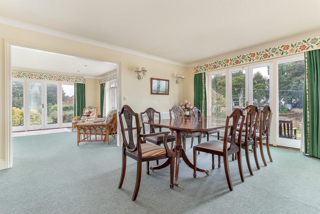 Dining Room - B.jpg