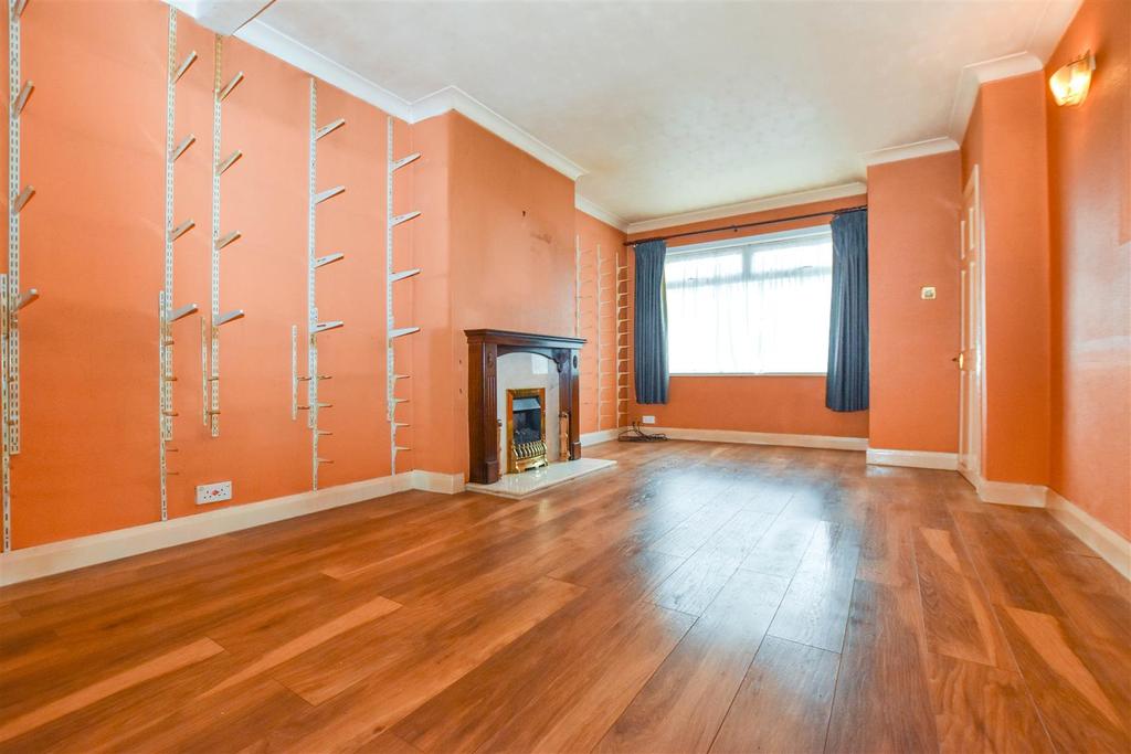 Aston Road, Willerby 2 bed terraced house £125,000