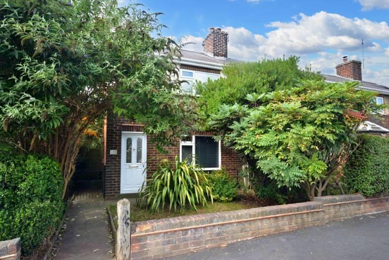 Boughton Lane, Clowne, Chesterfield, S43 4QN 3 bed end of terrace house