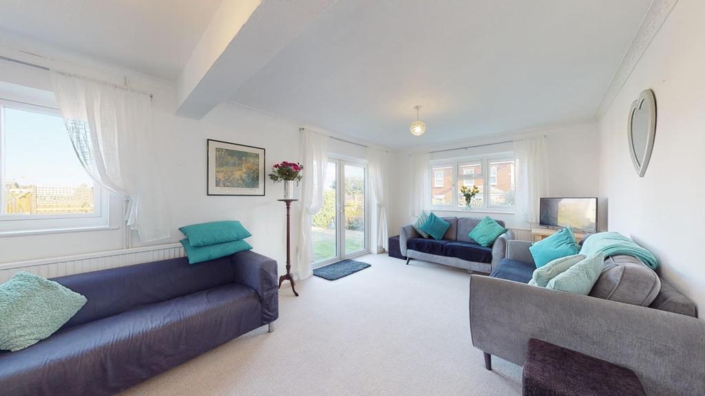 Dover Road, Walmer, Deal 3 bed detached house for sale £500,000