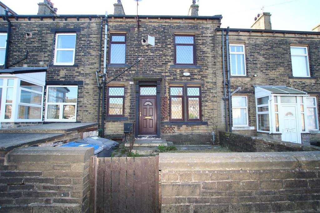 Highfield Terrace, Queensbury, Bradford 2 bed terraced house £625 pcm