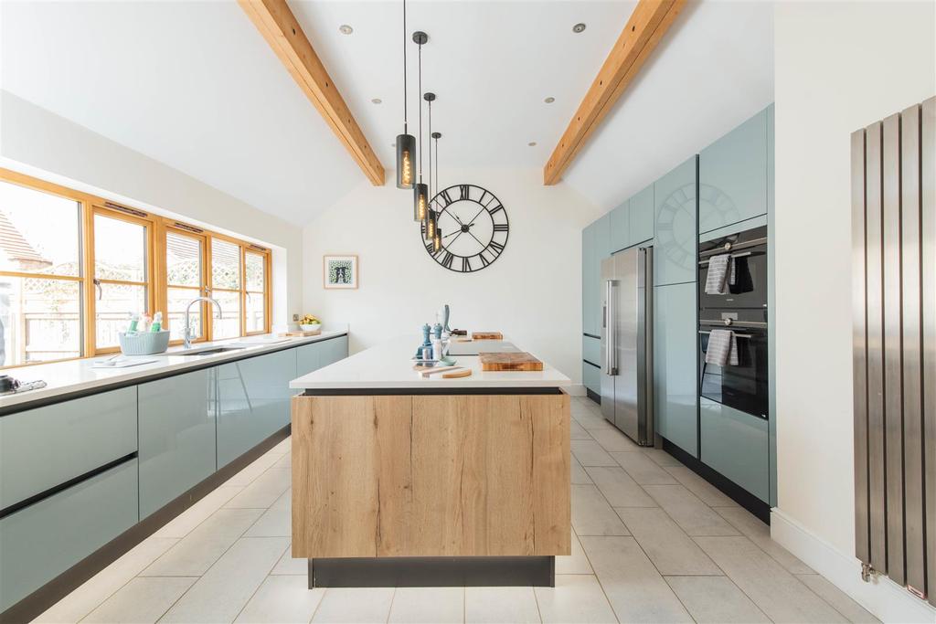 Kitchen/Family Room 4