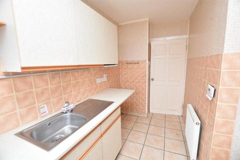 24d Aboyne Avenue, Dundee, DD4 7TB