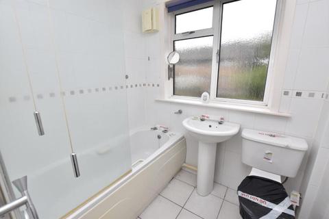 24d Aboyne Avenue, Dundee, DD4 7TB