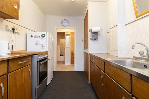 2 bedroom flat for sale - Charleston Drive, Dundee