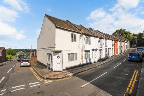 2 bedroom house for sale - Southill Road, Chatham