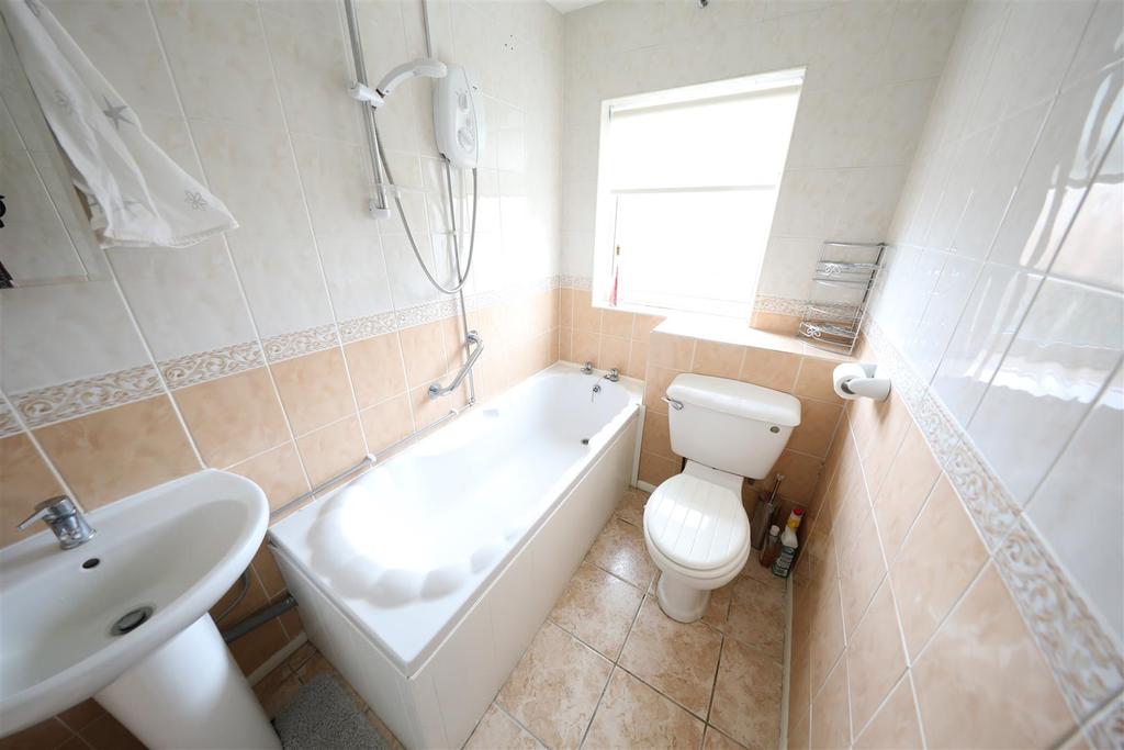 Kempton Road, Hull 2 bed semidetached house £120,000