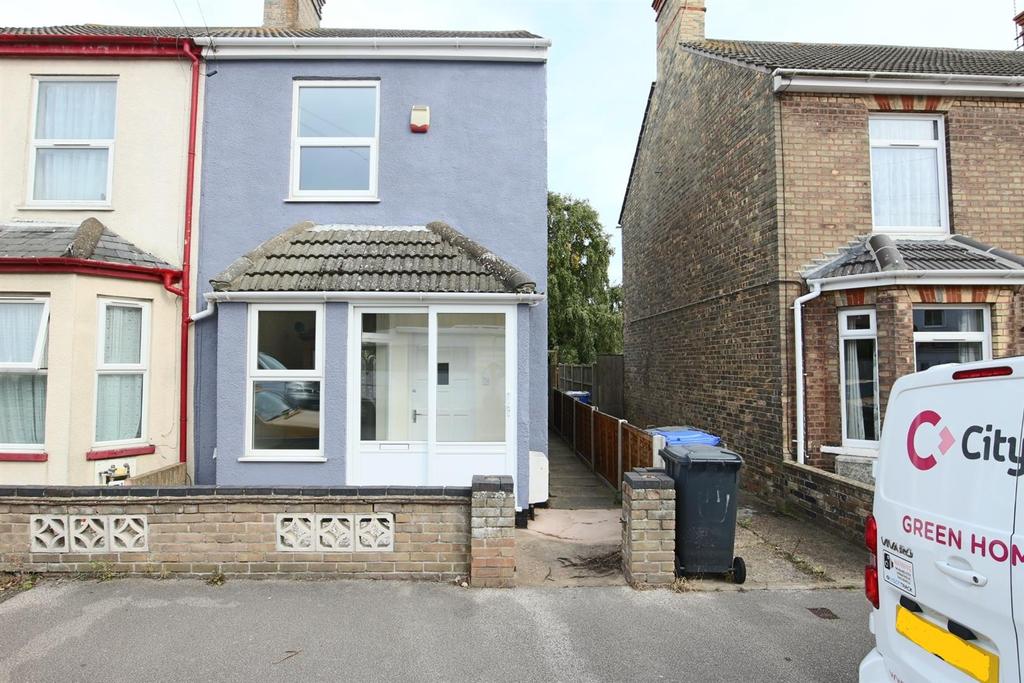 Rochester Road, Lowestoft 2 bed semidetached house £170,000