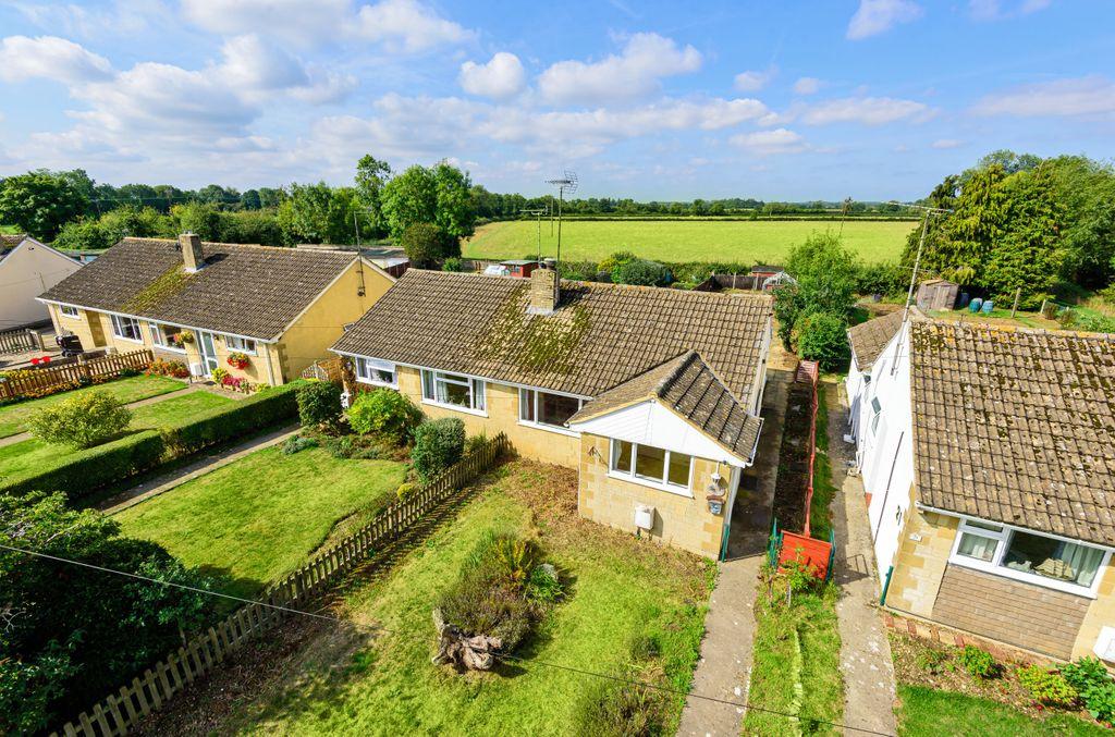 Riverway, South Cerney GL7 6HY 2 bed semidetached bungalow £300,000