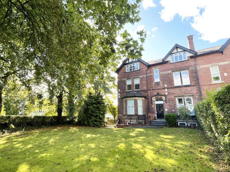 WEETWOOD LANE, WEETWOOD, LEEDS, LS16 5NP 2 bed apartment £875 pcm (£