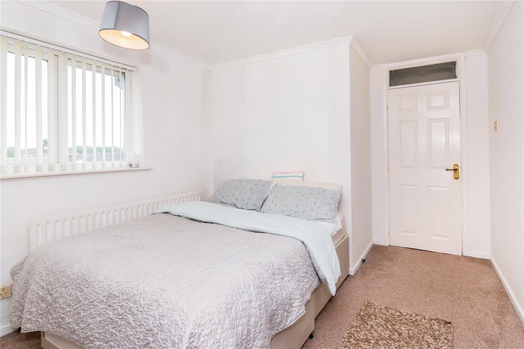 Kingsway, Essington, Wolverhampton... 3 bed semidetached house for