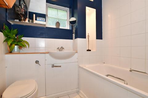 15 Kingfisher Drive, Greenhithe, DA9 9RS