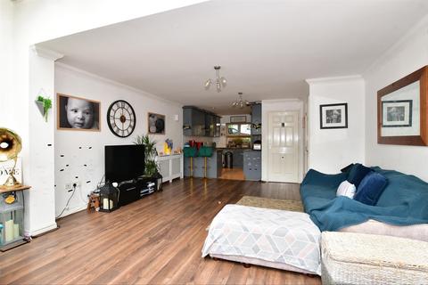 15 Kingfisher Drive, Greenhithe, DA9 9RS