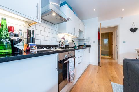 Flat 2, 29 Trinity Crescent, London, SW17 7AG