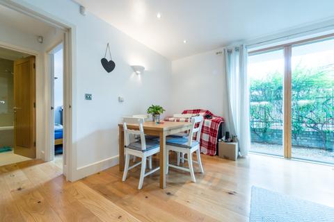 Flat 2, 29 Trinity Crescent, London, SW17 7AG
