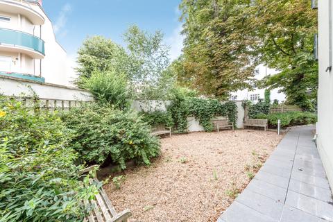 Flat 2, 29 Trinity Crescent, London, SW17 7AG