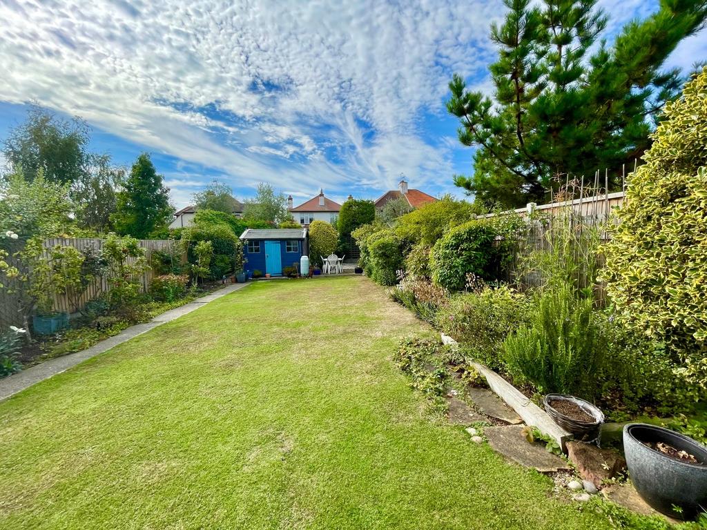 Herschell Road, LeighonSea SS9 3 bed bungalow £535,000