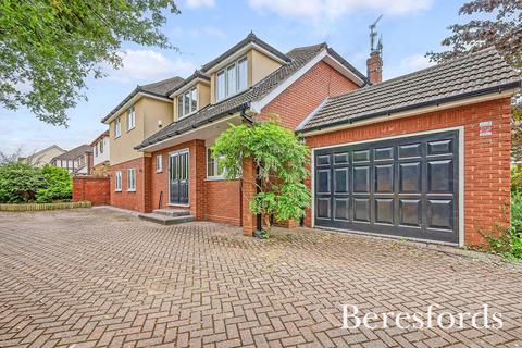 Noak Hill Road, Basildon, SS15