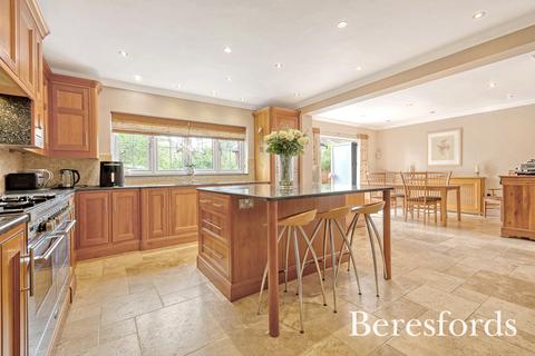 5 bedroom detached house for sale, Noak Hill Road, Basildon, SS15