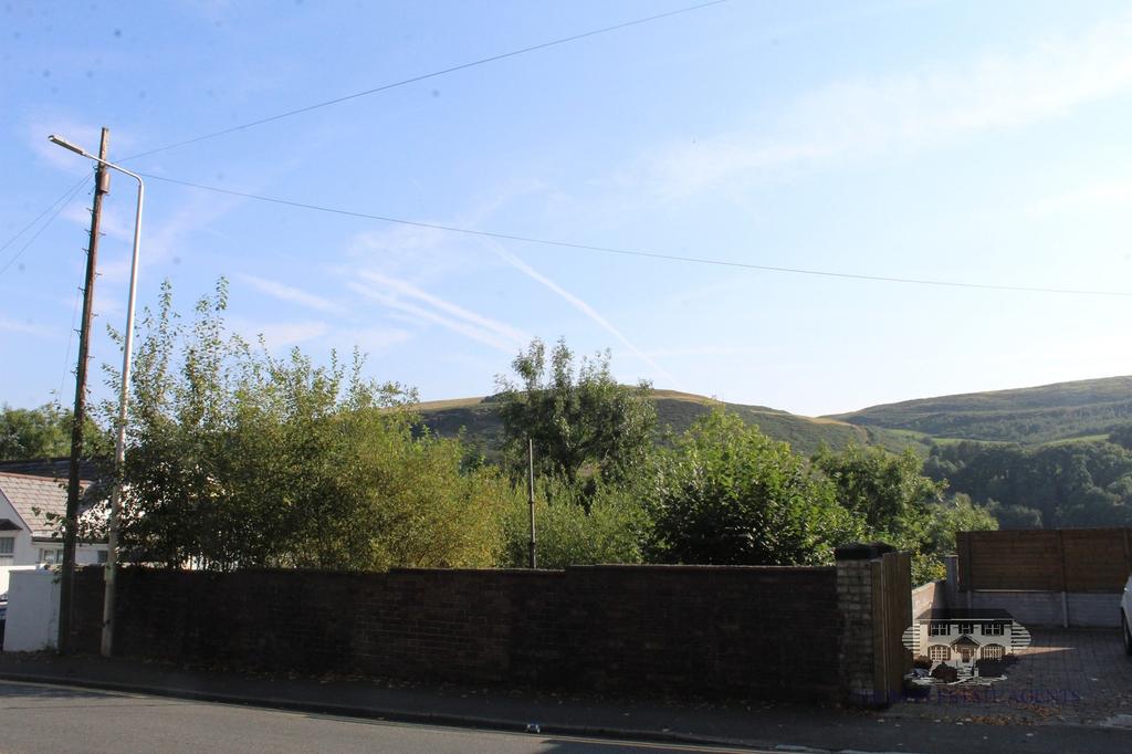 Brithweunydd Road, Tonypandy, Rhondda Cynon Taff, CF40 Land £70,000