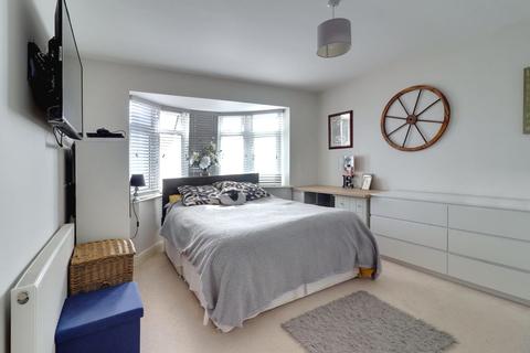 4 bedroom detached bungalow for sale - Greenhills Road, Northampton NN2 8EL