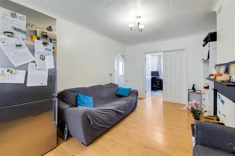 54 Rosedale Road, Dagenham, RM9 4DL