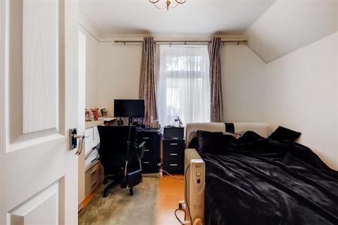 54 Rosedale Road, Dagenham, RM9 4DL