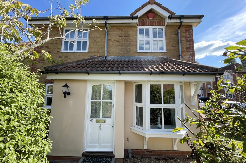 Quebec Close, Eastbourne, East... 2 bed terraced house £240,000