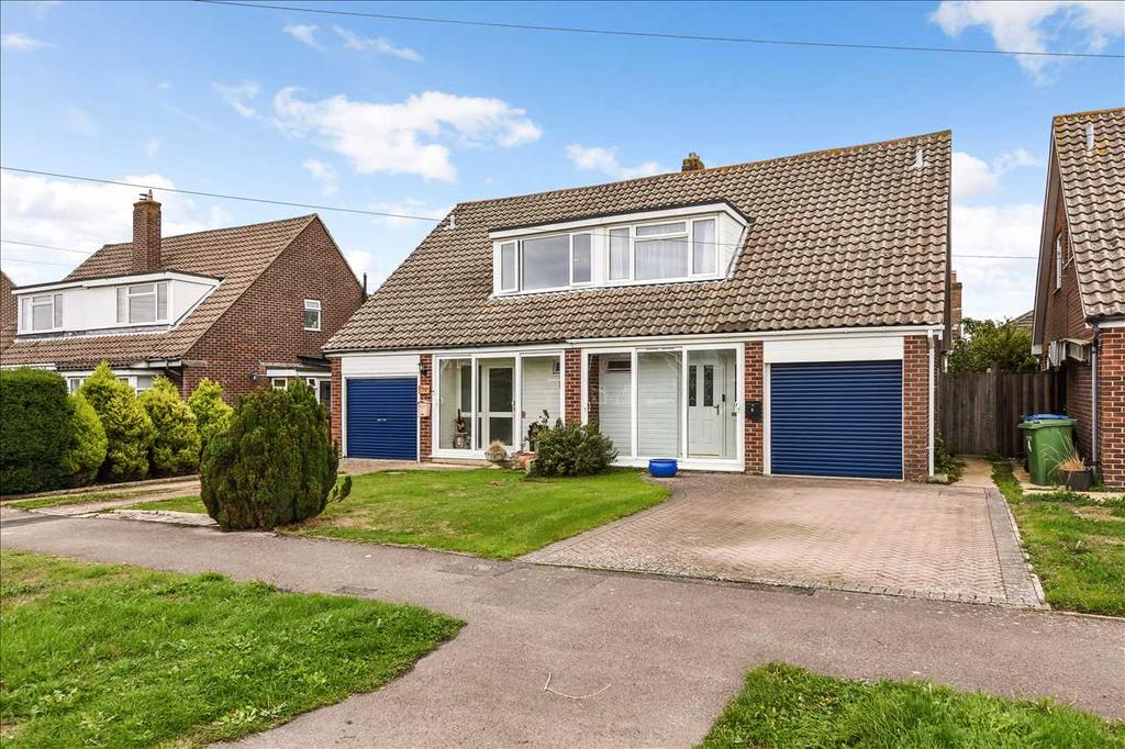 Oaklands Way, Titchfield Common 3 bed semidetached house £350,000