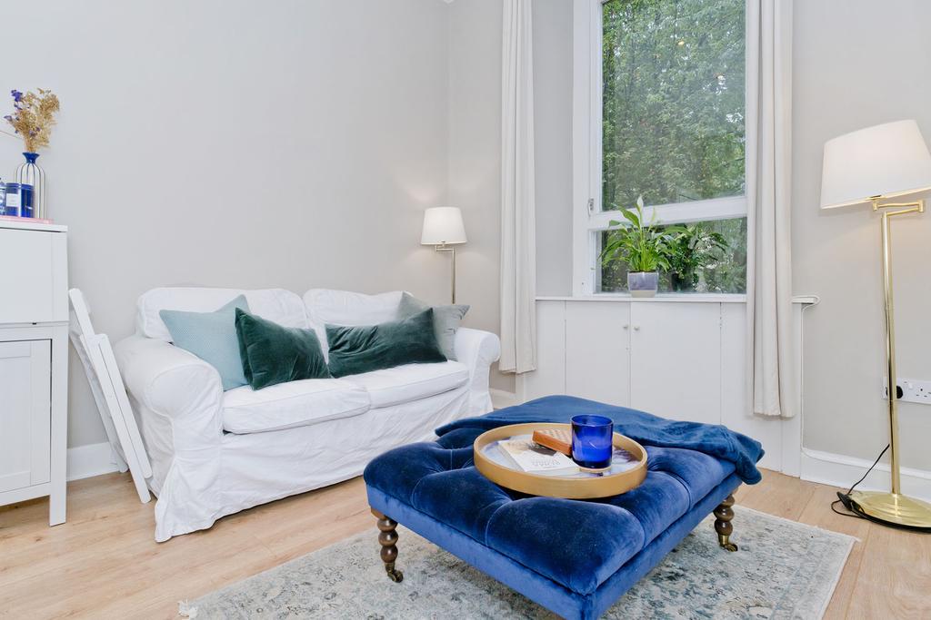 37/8 Buchanan Street, Edinburgh, EH6 8RB 1 bed flat £145,000