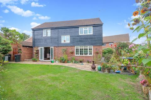 11 Caernarvon Close, Hockley, SS5 4XH