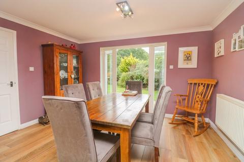 11 Caernarvon Close, Hockley, SS5 4XH
