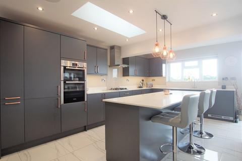 2 Berwick Close, Warwick, CV34 5UF