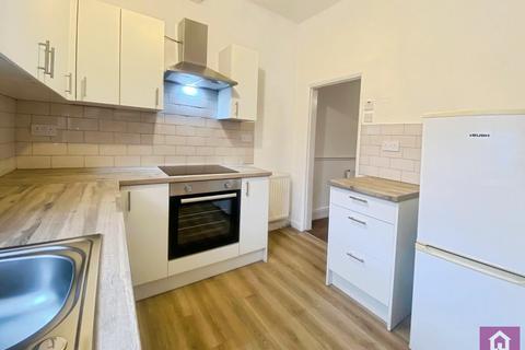 2 bedroom terraced house to rent, Kingshill Road, Chorlton, M21