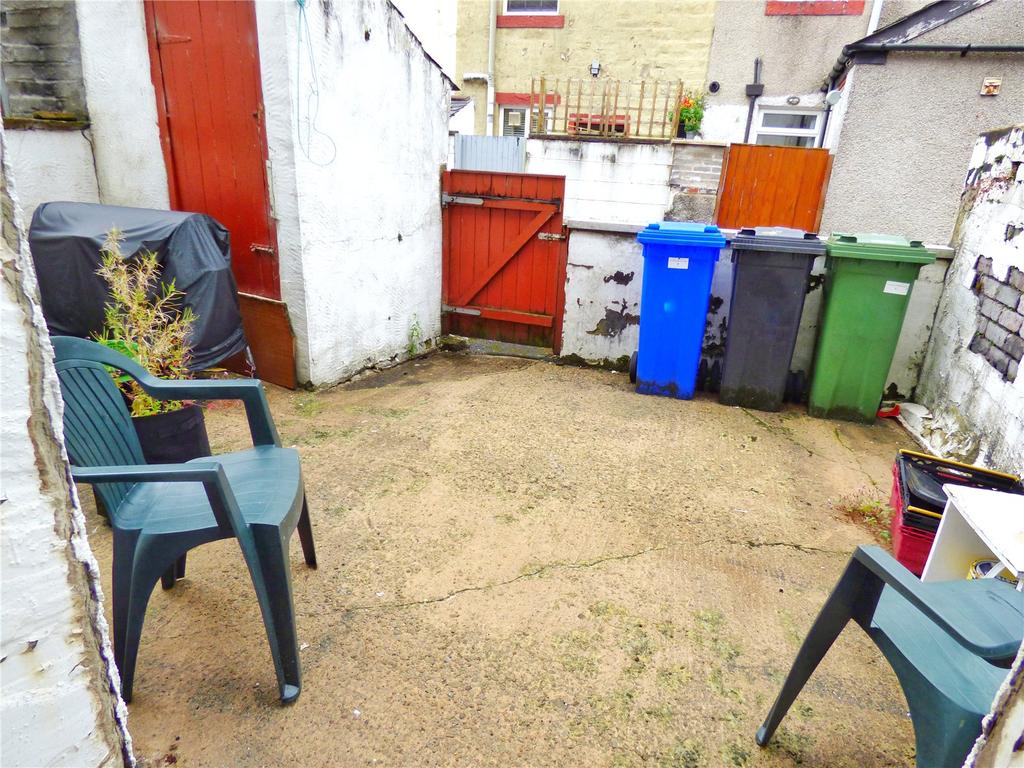 Rear Yard: