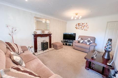 2 bedroom semi-detached bungalow for sale - Larchwood Crescent, Streetly, Sutton Coldfield, B74 3RB