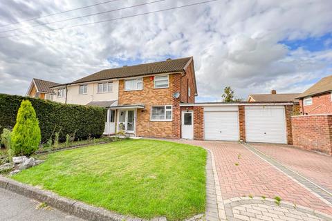 3 bedroom semi-detached house for sale - Lowlands Avenue, Streetly, Sutton Coldfield, B74 3QN