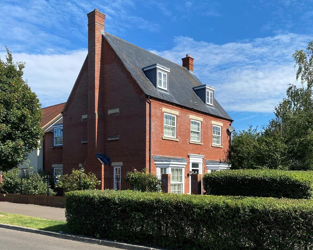 Tansy Avenue, Stotfold, Hitchin, SG5 5 bed semidetached house £650,000