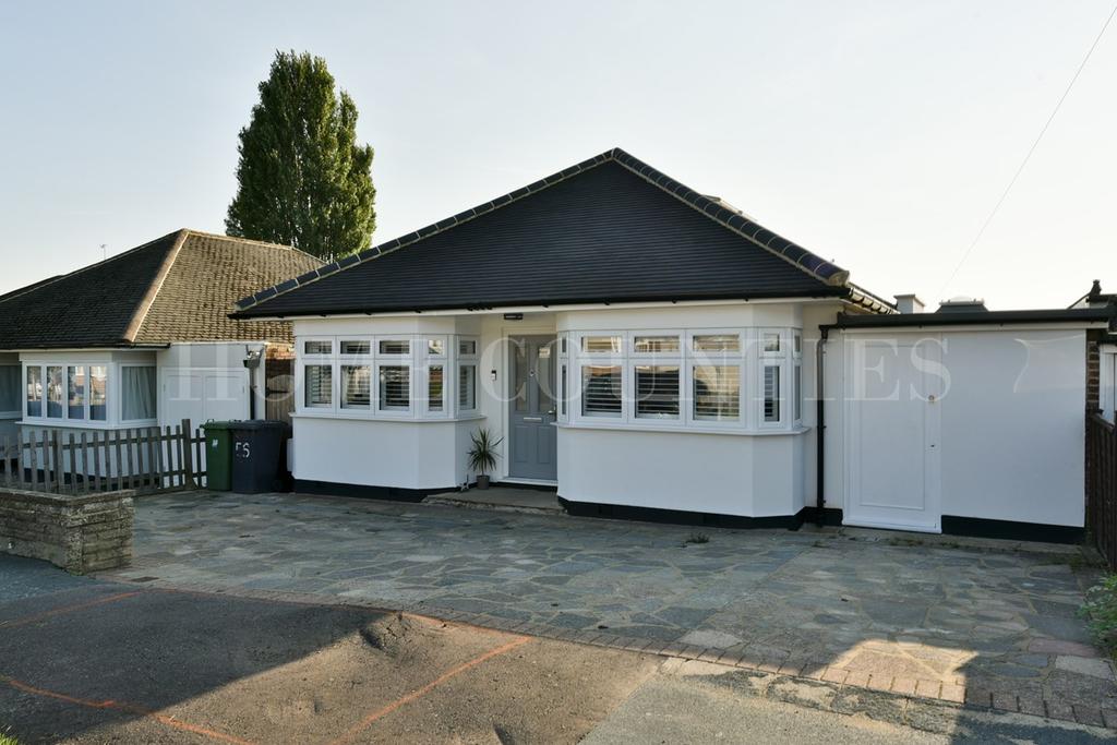 Sunnybank Road, Potters Bar, EN6 4 bed detached bungalow for sale £
