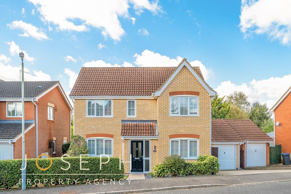 Kelvedon Drive, Rushmere St Andrew, Ipswich, IP4 4 bed detached house