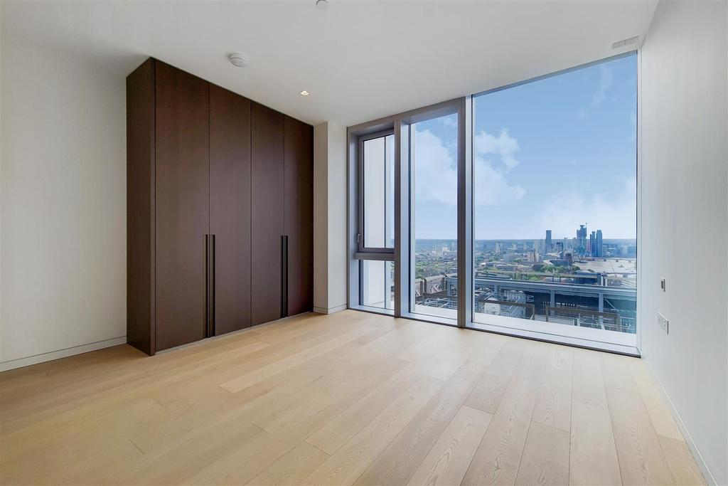 3 Main Bedroom-0.jpg