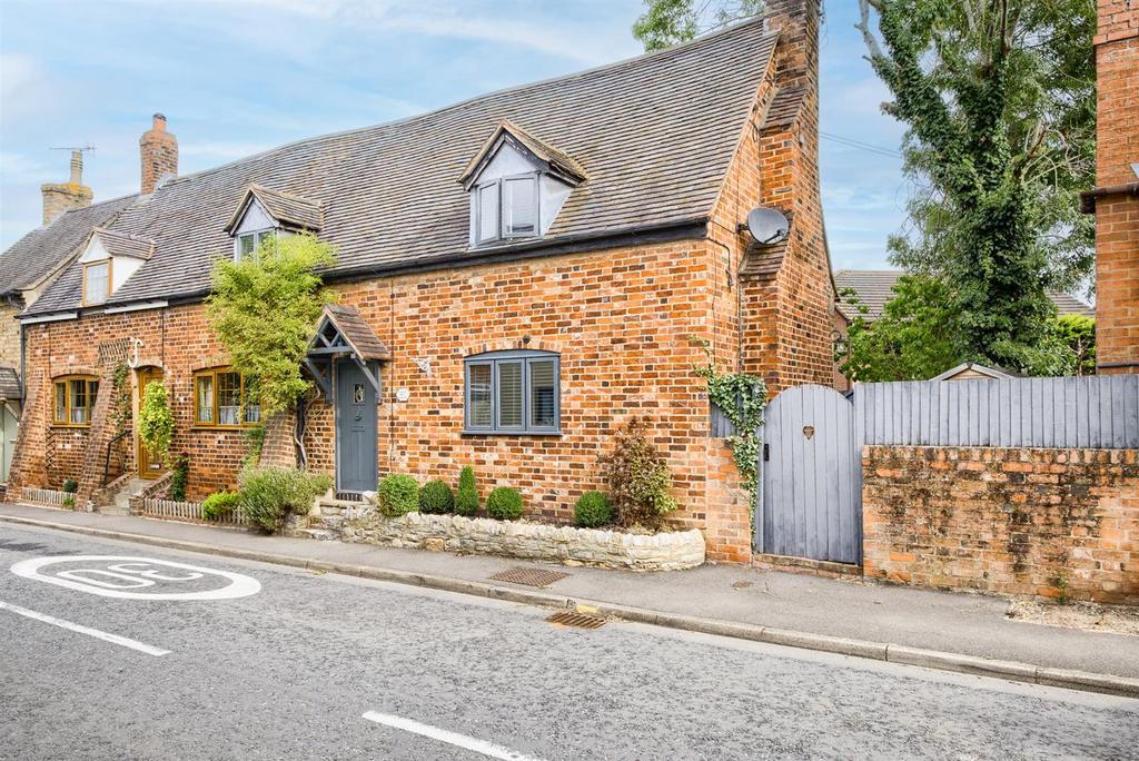 Worcester Road, Wyre Piddle, Pershore 3 bed end of terrace house for