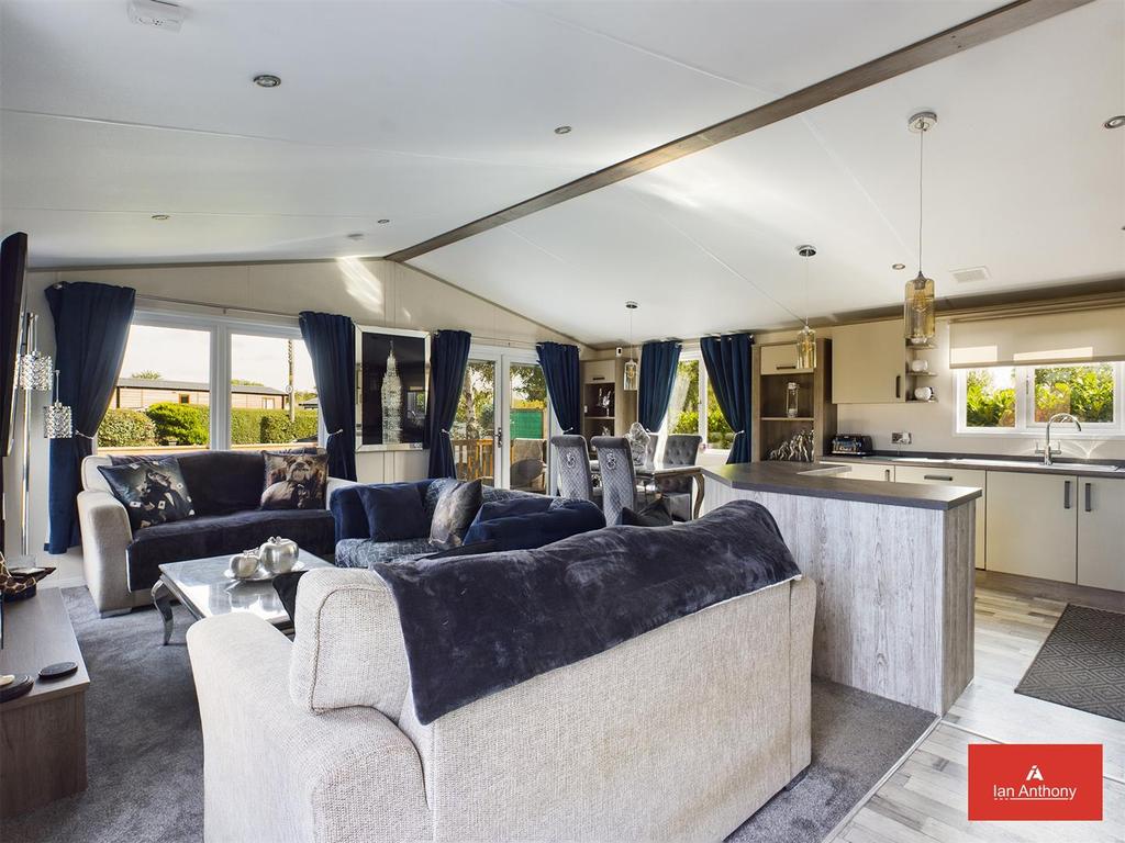 Living room/dining room