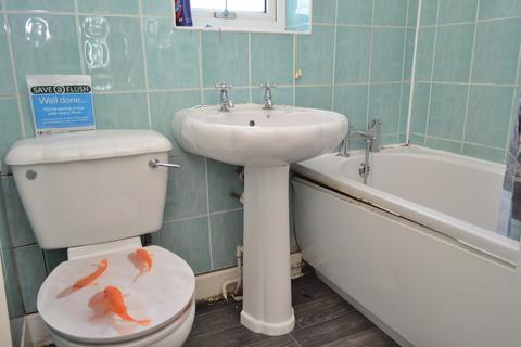 62 Hadfield Street, Oldham, OL8 3BU