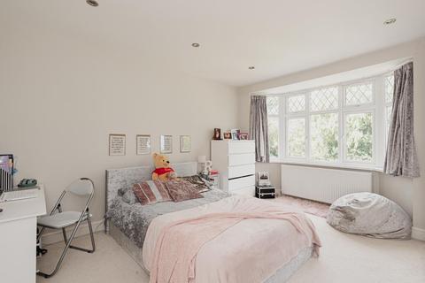 73 Thorndon Gardens, Epsom, KT19 0QB