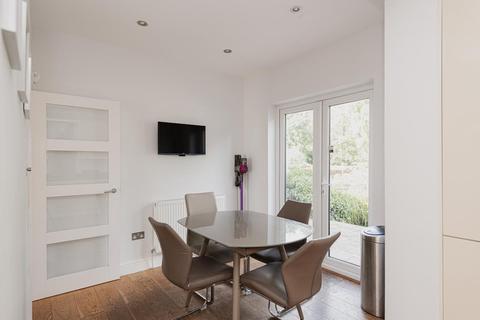 73 Thorndon Gardens, Epsom, KT19 0QB