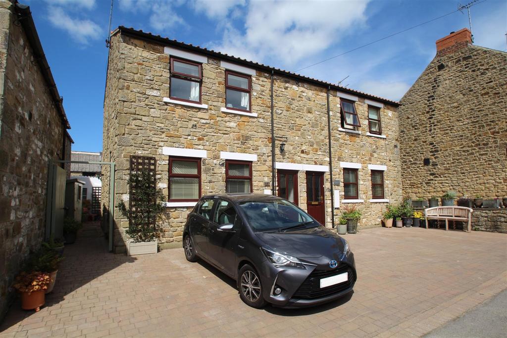 Wood Street, Barnard Castle 2 bed semidetached house £675 pcm (£156 pw)