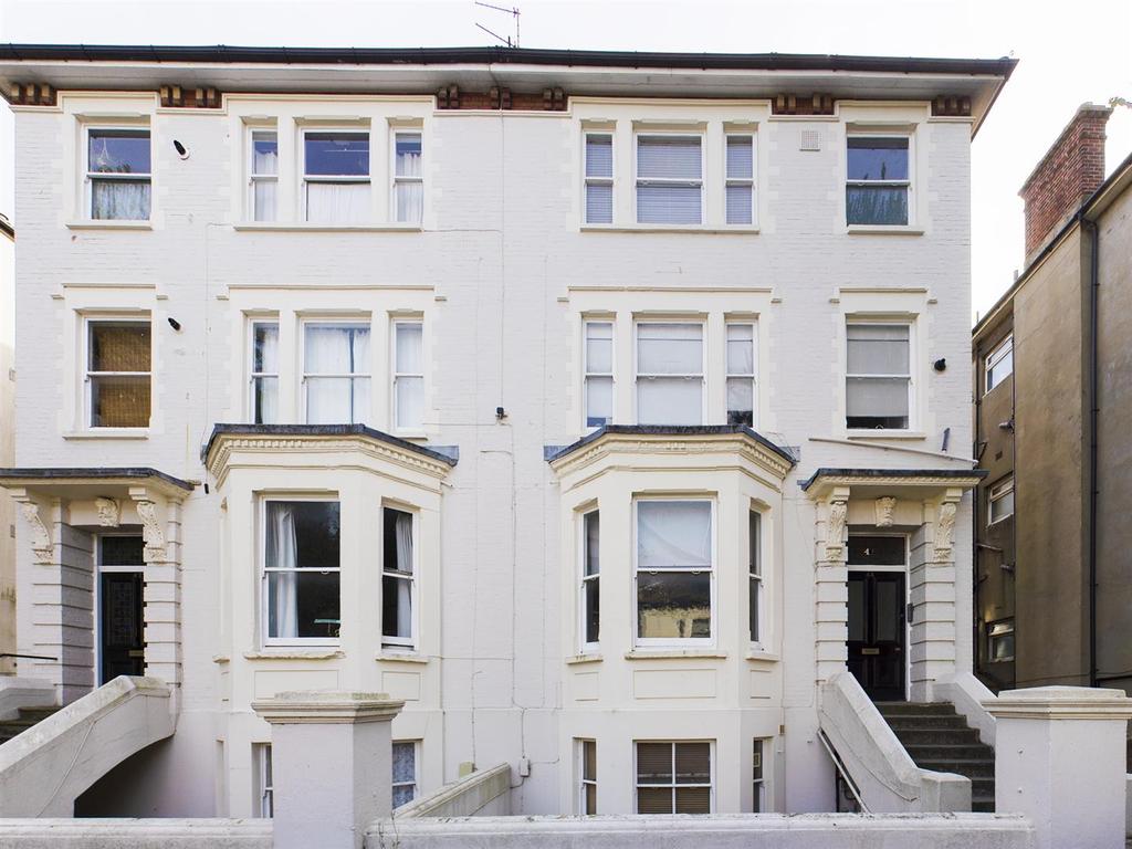 Clarendon Villas, Hove 3 bed flat £1,750 pcm (£404 pw)