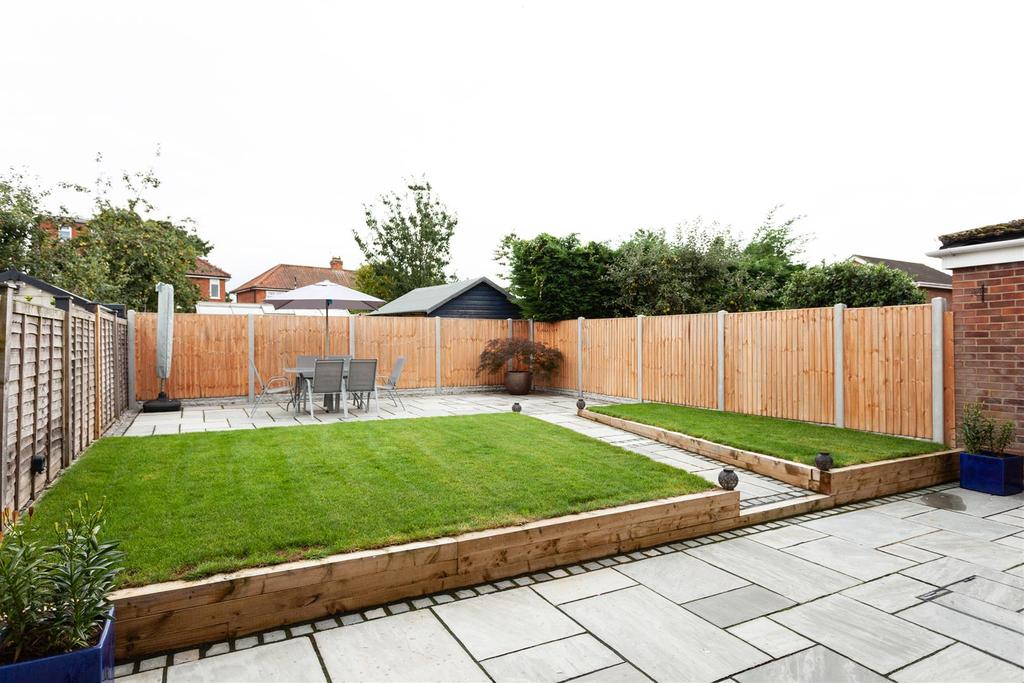 Windsor Drive, Wigginton, York 3 bed semidetached house £350,000